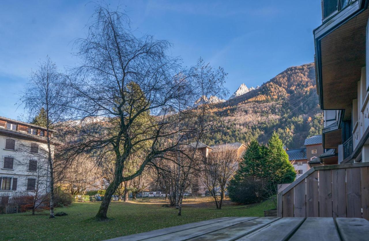 Chamois Blanc Terrasse - A Chamonix Haven Near Aiguille Du Midiアパートメント エクステリア 写真
