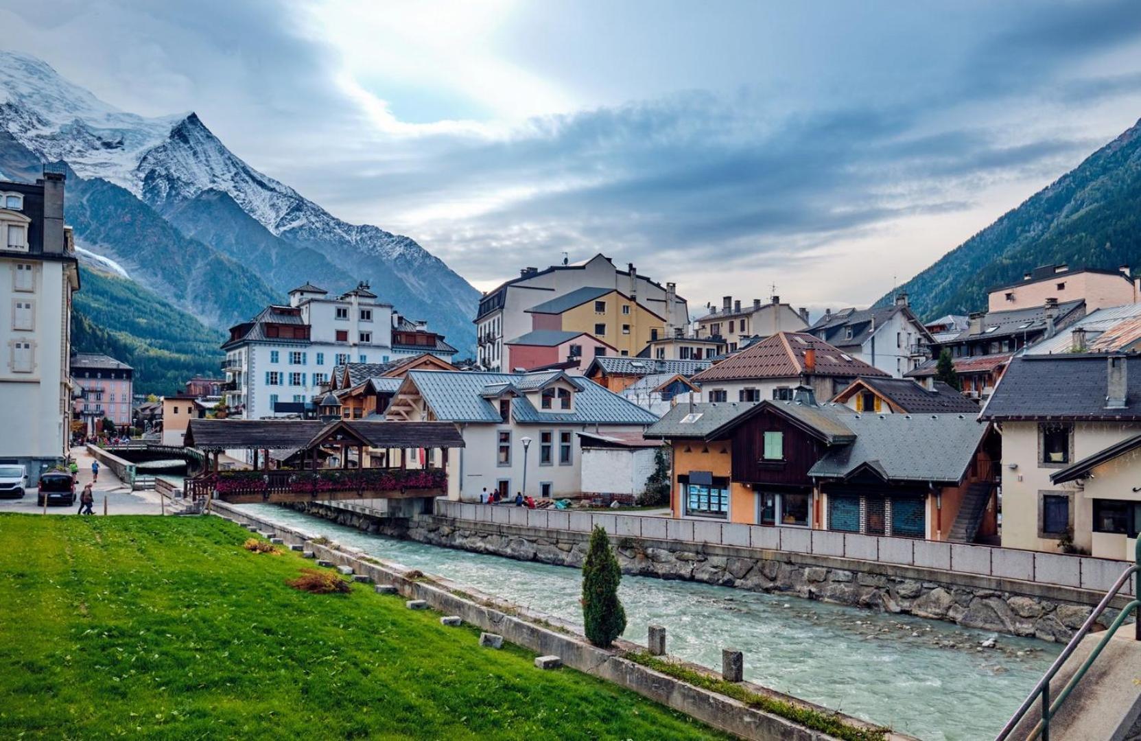 Chamois Blanc Terrasse - A Chamonix Haven Near Aiguille Du Midiアパートメント エクステリア 写真